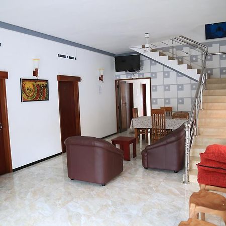 Yaarl Holiday Inn Jaffna Exterior photo