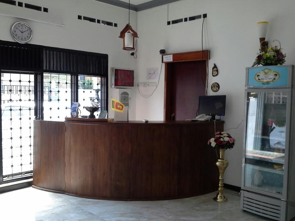 Yaarl Holiday Inn Jaffna Exterior photo
