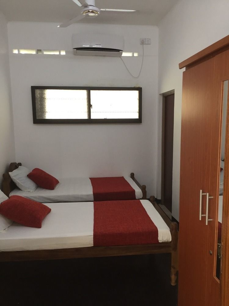 Yaarl Holiday Inn Jaffna Exterior photo