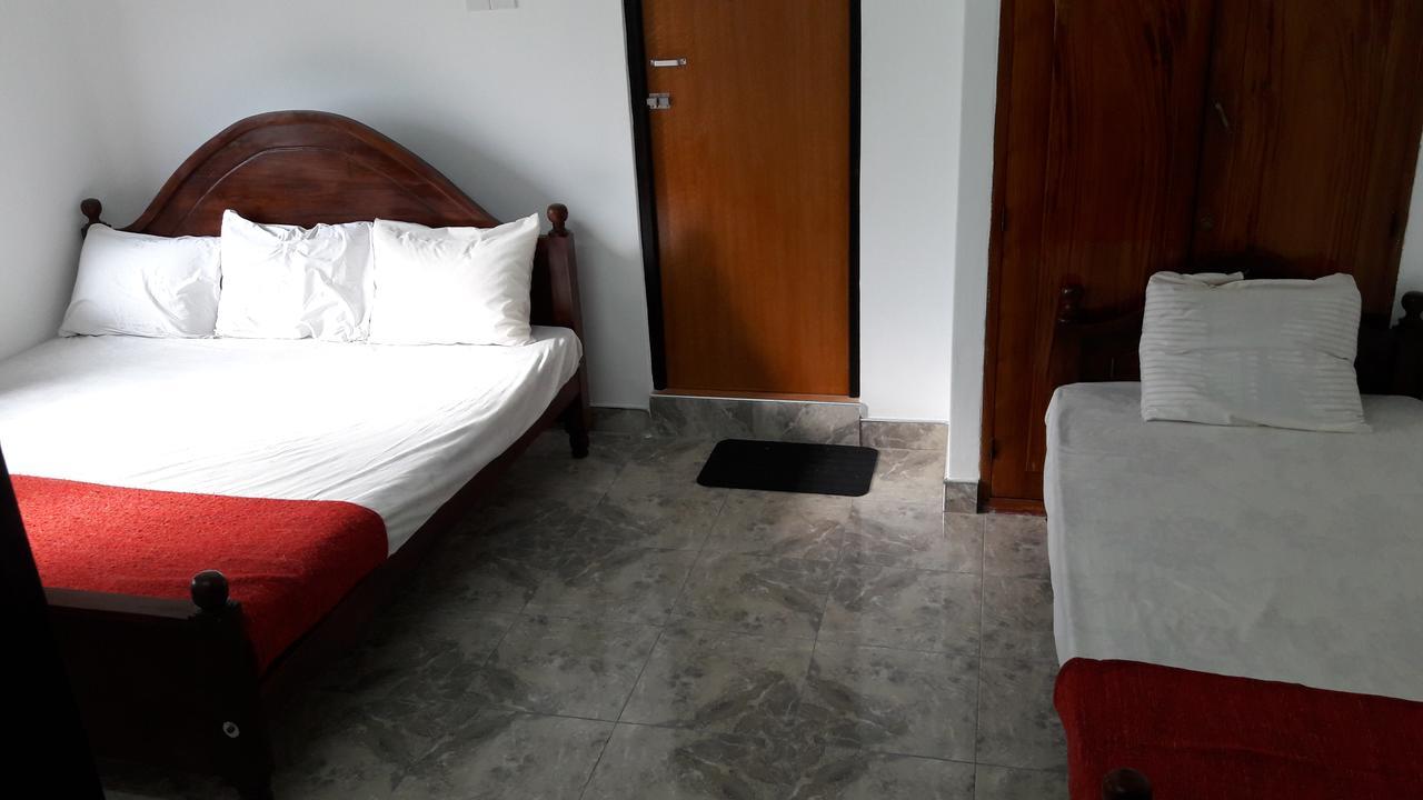 Yaarl Holiday Inn Jaffna Exterior photo